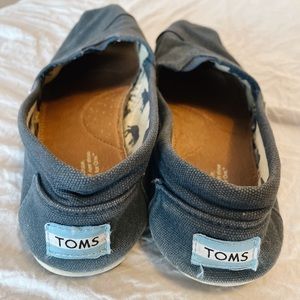 Blue Toms Size 9